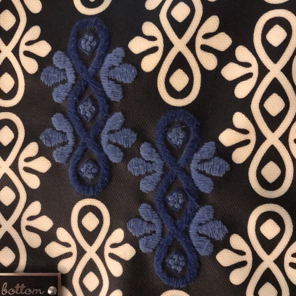 Petunia Pickle Bottom Black & White w/ Blue Patterned Diaper Baby Bag Backpack - Picture 5 of 17